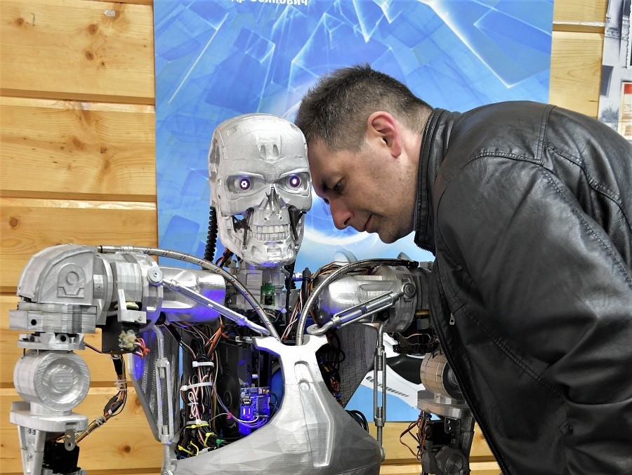 Кунгурский человекоподобный робот получил «сознание» ветерана труда