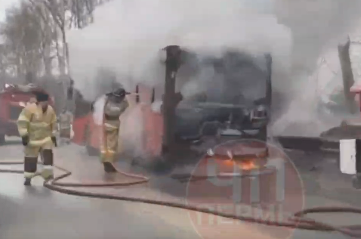 В Соликамске загорелся автобус с пассажирами 