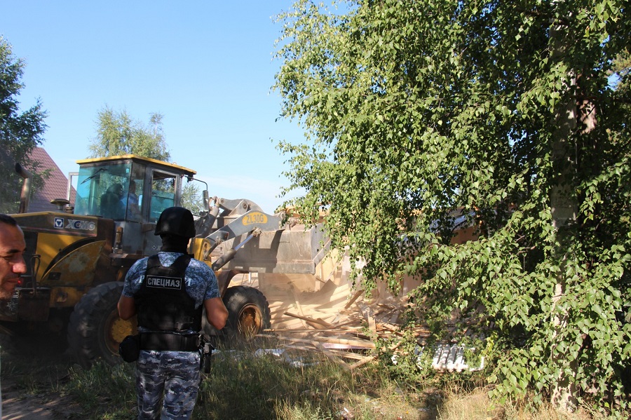 В Перми снесли 16 незаконно построенных жилых домов