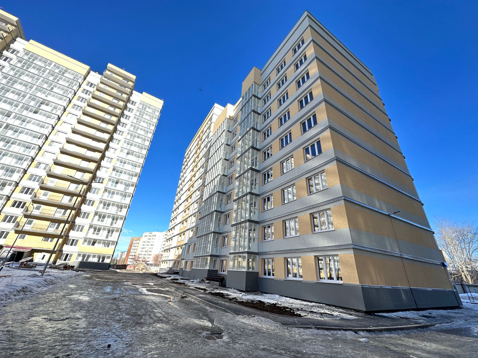 В Перми начали выдавать ключи собственникам квартир в долгострое по улице Переселенческой, 98 