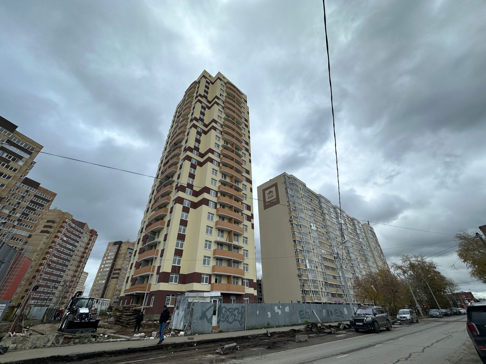 В Перми достраивают проблемный дом по улице Карпинского 