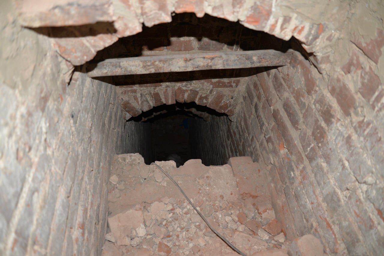После закрытия Пермской галереи в Кафедральном соборе за кирпичной стеной обнаружили тайный проход 