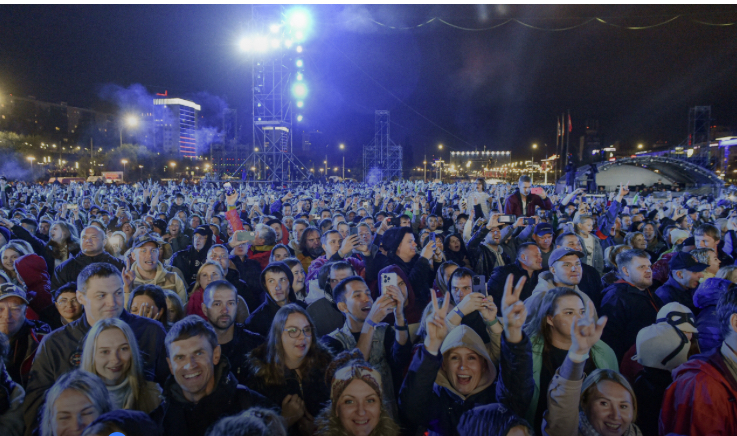 В Перми выступление Льва Лещенко и группировки «Ленинград» посетили около 120 тысяч человек