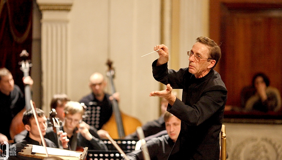 Легендарный дирижер Пермского оперного отметит свой юбилей большим симфоническим концертом