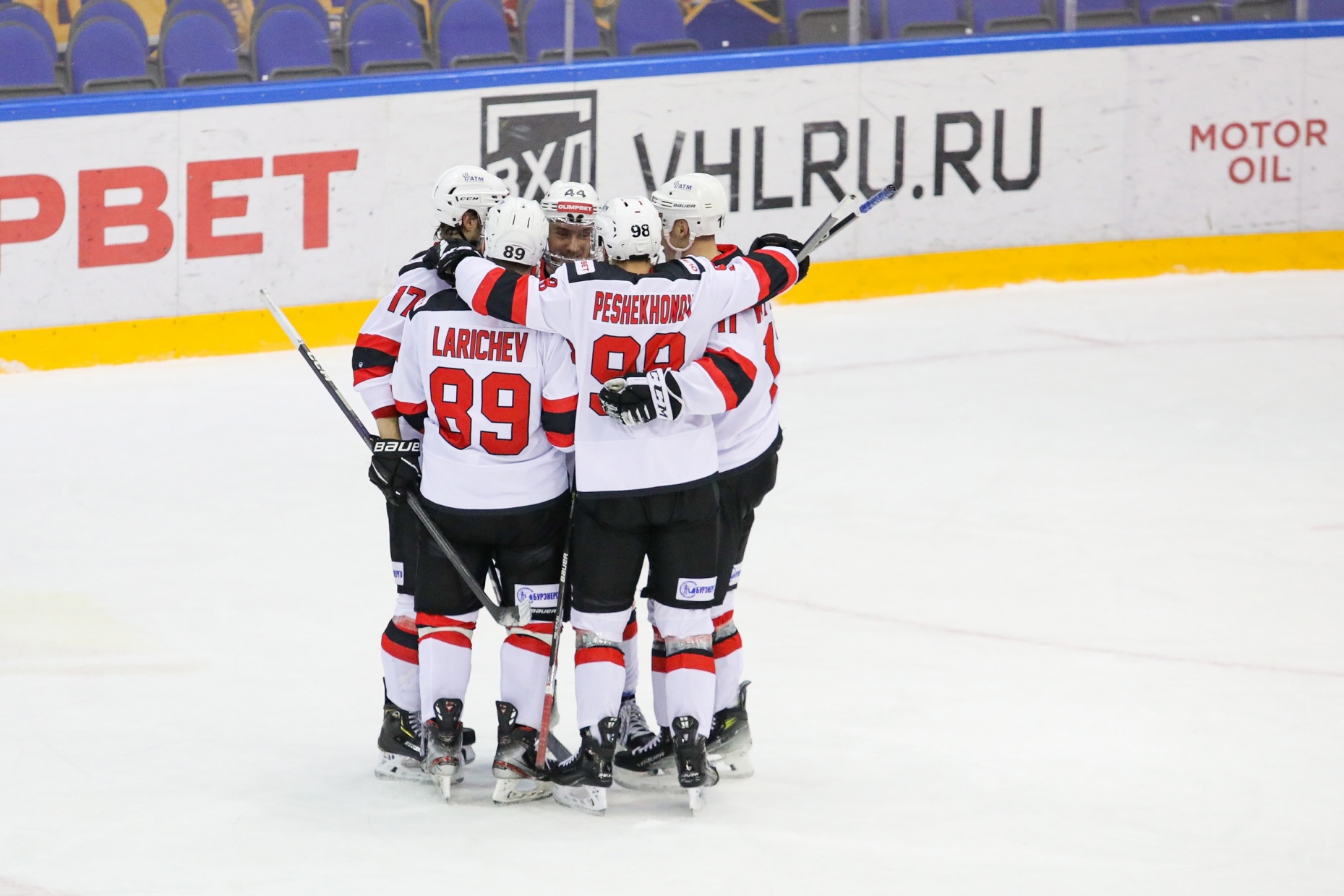 Пермский ХК «Молот» на домашнем льду одержал 17-ю победу подряд в рамках чемпионата ВХЛ
