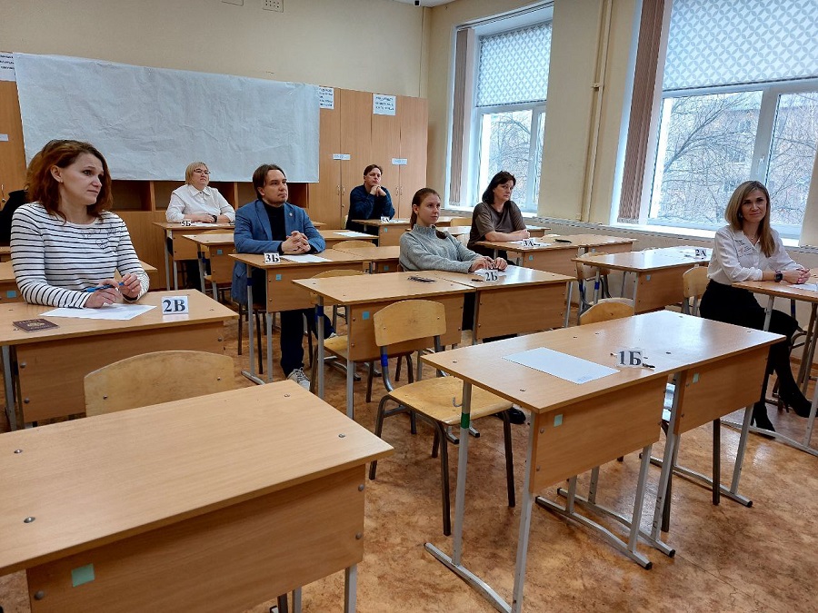 Родители выпускников Прикамья сдали ЕГЭ по русскому языку