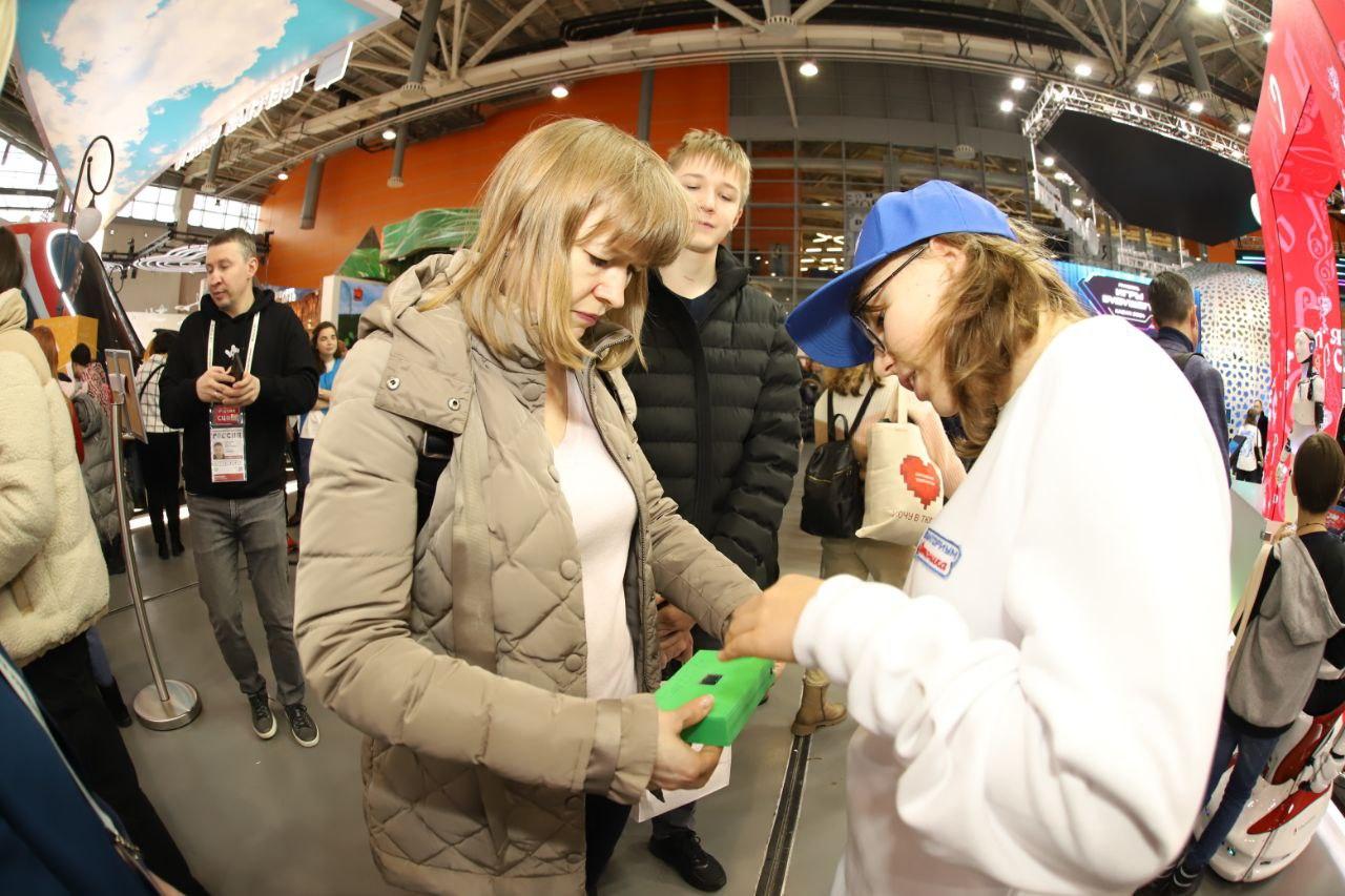 Пермские школьники измерили уровень стресса посетителей выставки «Россия» в Москве 