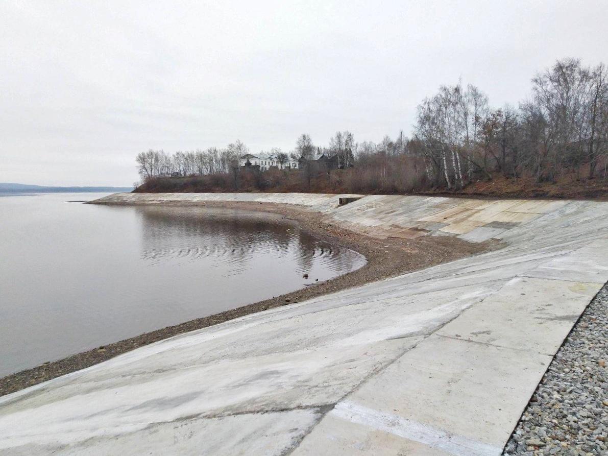 В Осе восстановили 1,3 км берегов Воткинского водохранилища