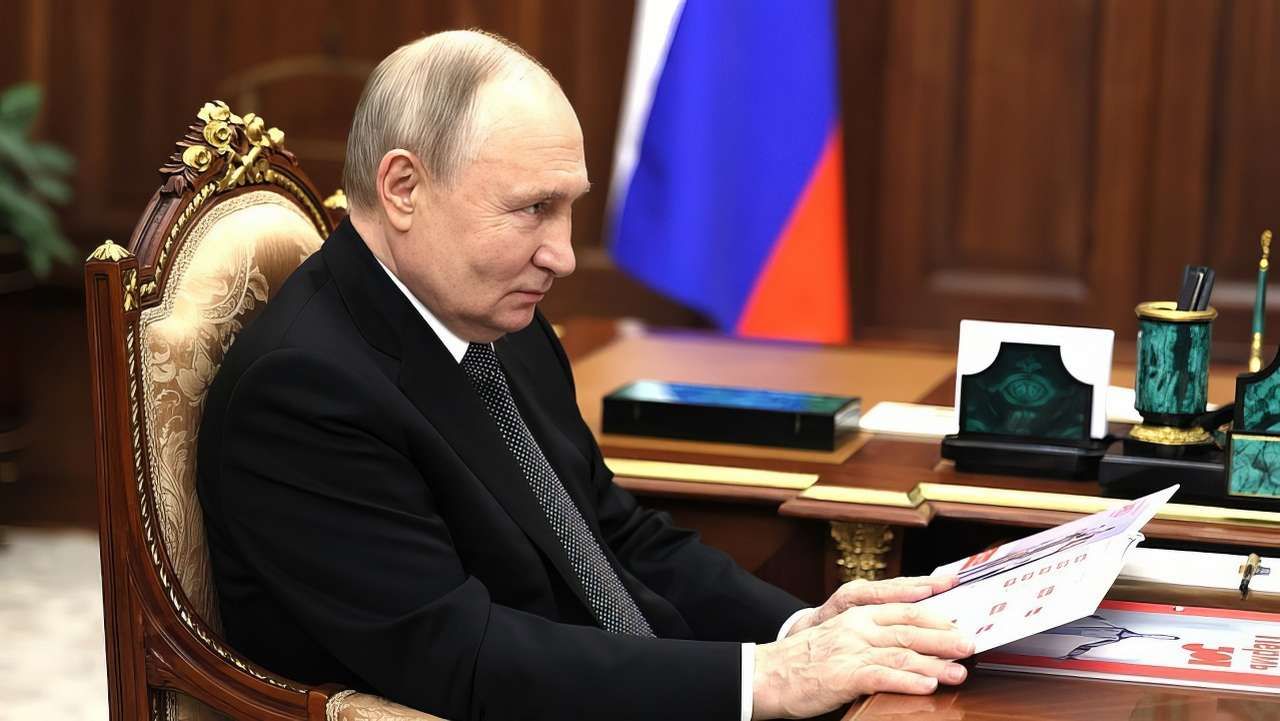 Президент передал привет Герою труда Александру Иноземцеву