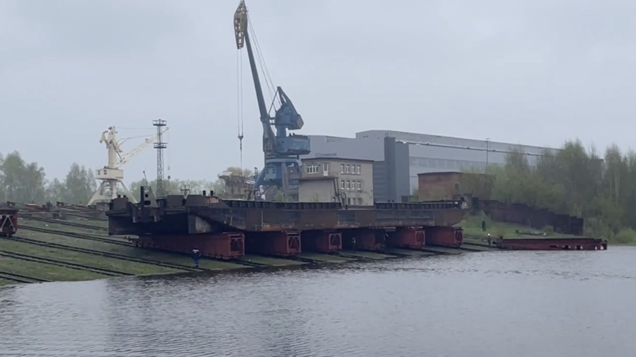 ​Пермская судоверфь спустила на воду отремонтированную баржу К-2684 проекта № 943