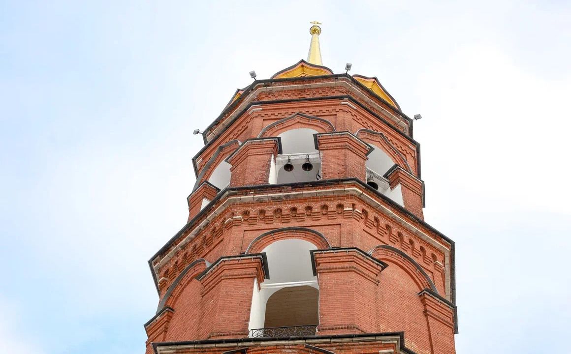 Колокольня в храме Тихвинской иконы Божьей Матери. Фото: Елена Майорова