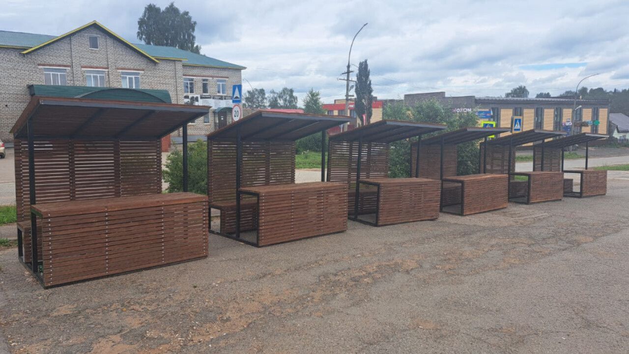 Установлены новые торговые прилавки в Карагае