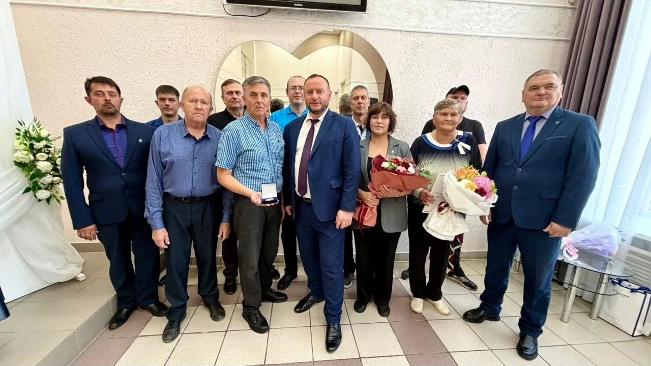 Трудовая династия из Прикамья получила памятный знак «Семейная гордость»