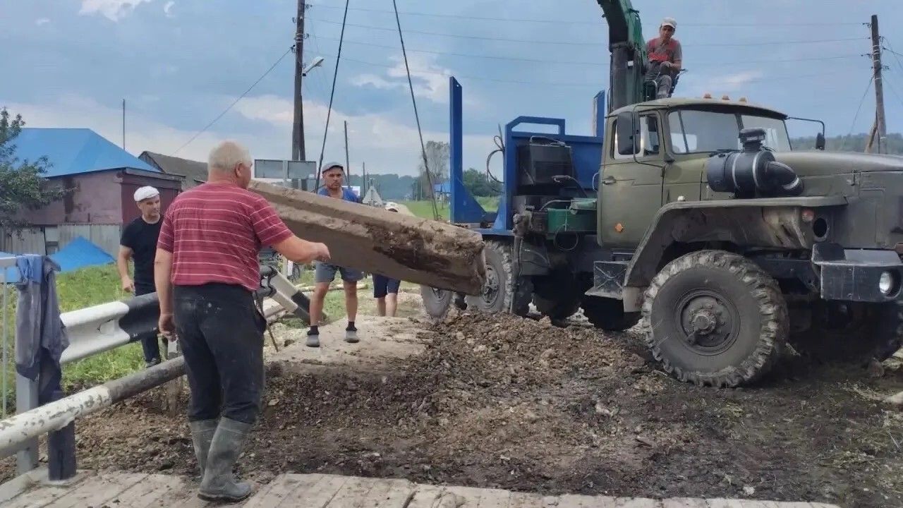 В Октябрьском округе восстановили мосты через реки Алмаз и Атер
