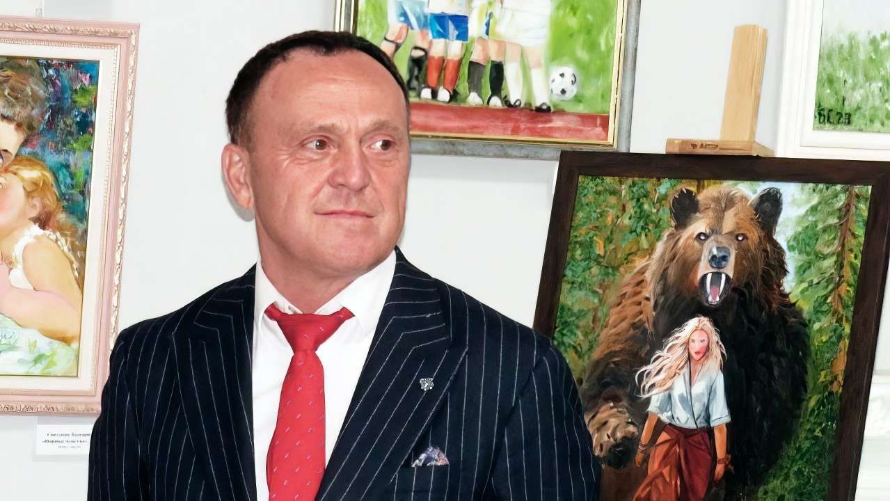 ​Прокуратура признала законной выставку картин мэра Краснокамска