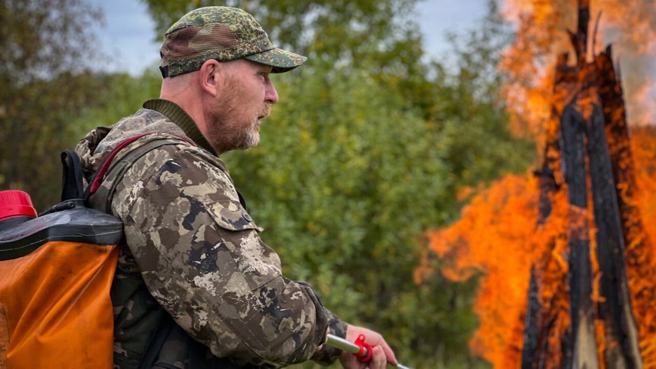 Пермские лесные пожарные вернулись домой после 38 дней борьбы с огнем в Томской области