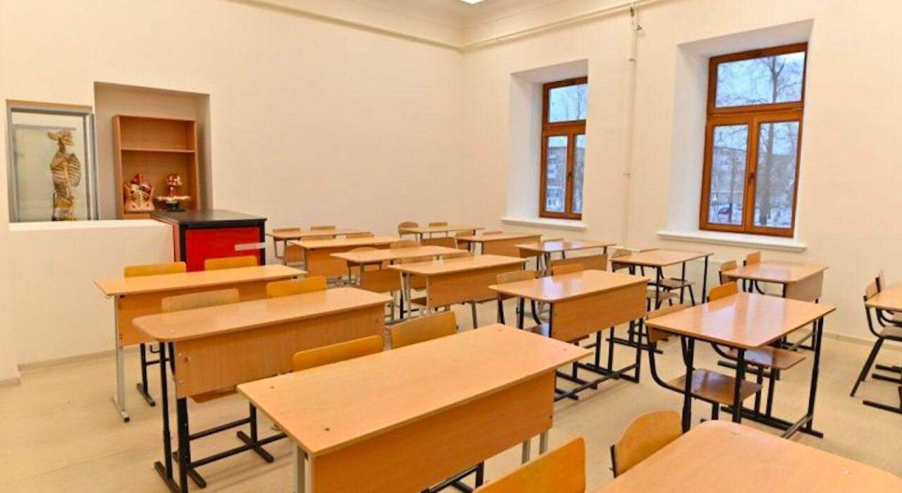 В Александровске приостановили занятия во всех школах после инцидента с ранением школьника