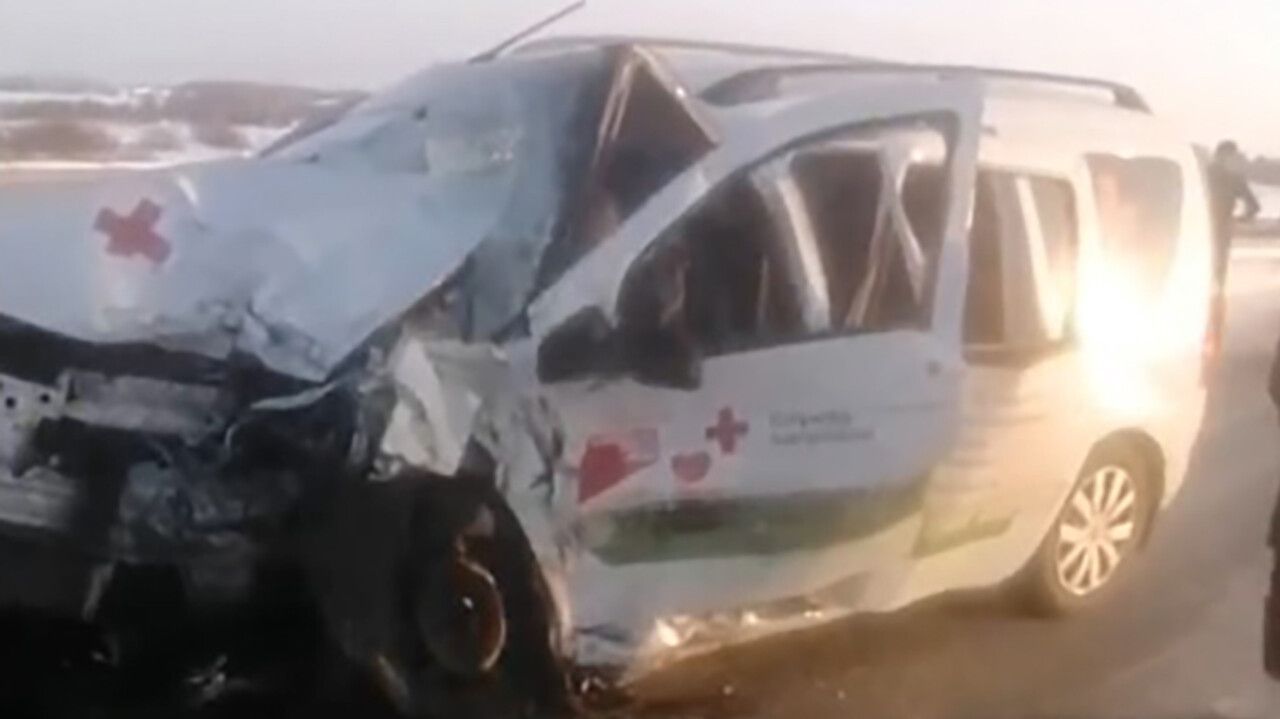 Сотрудники ГИБДД выясняют обстоятельства аварии, произошедшей в Кудымкарском муниципальном округе