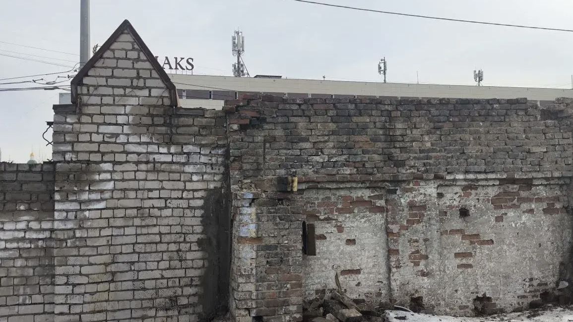 ​Демонтаж неисторических построек ведется в рамках развития «Архиерейского квартала»