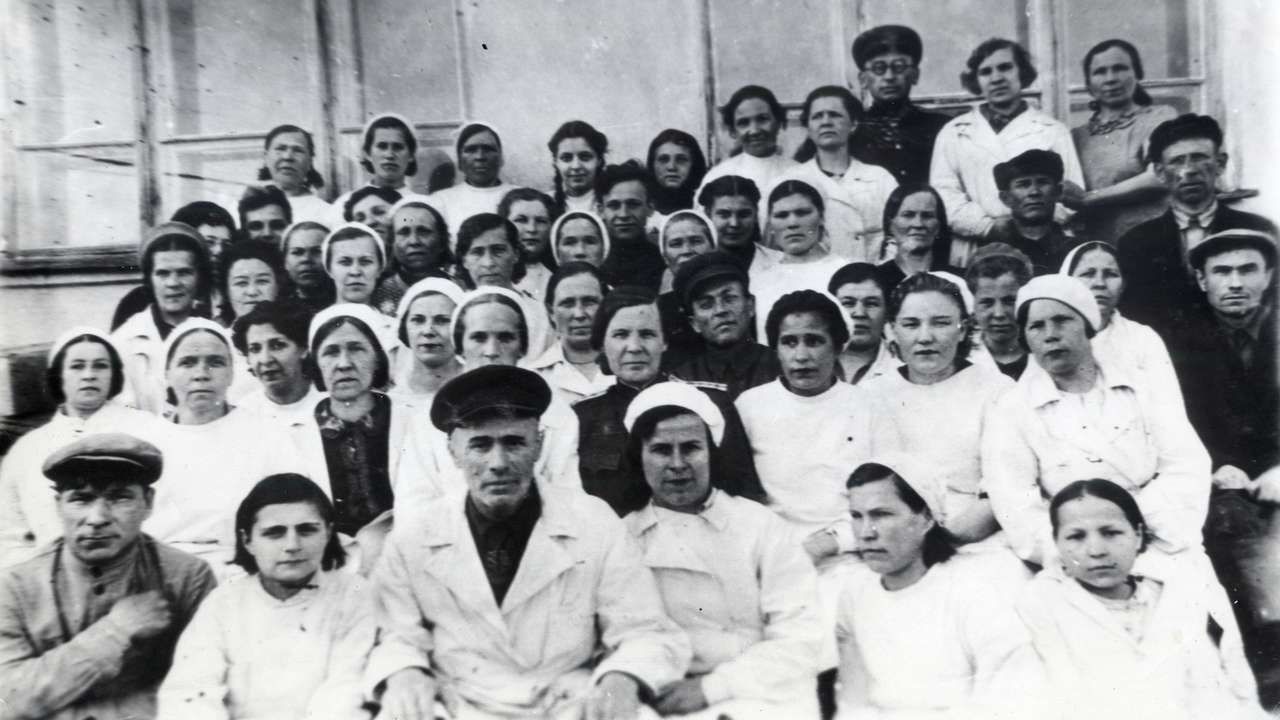 Город самоотверженных людей. «Земля у нас одна, счастье у нас одно. Оно – в победе!»