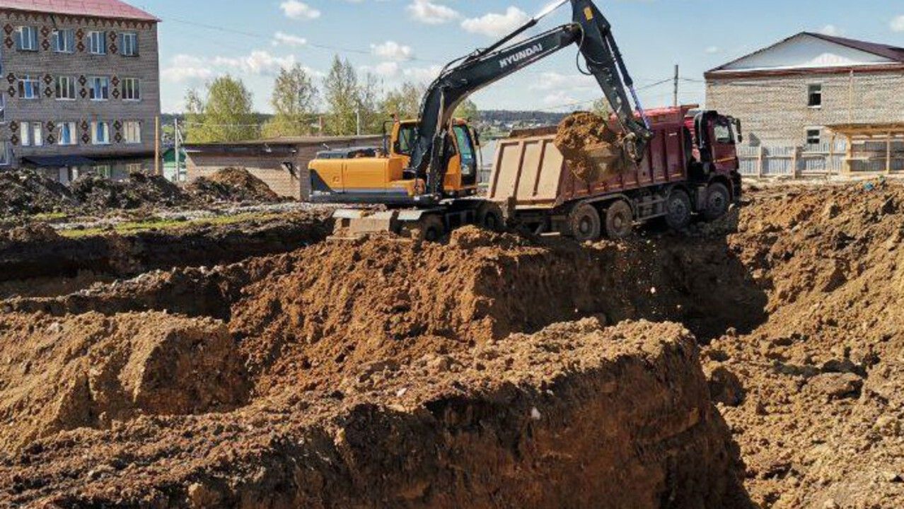 ​В Октябрьском началось строительство современного лечебного корпуса