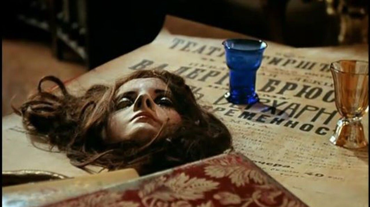 Фоток: кадр из к/ф «Господин оформитель», СССР, 1998 г., реж. Олег Тепцов