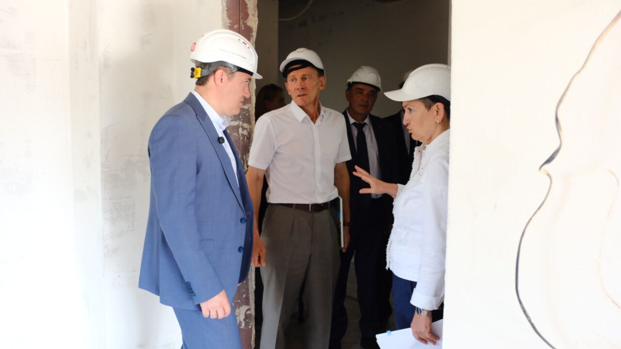 ​Губернатор Пермского края проинспектировал ход работ на ключевых социальных объектах Карагайского округа