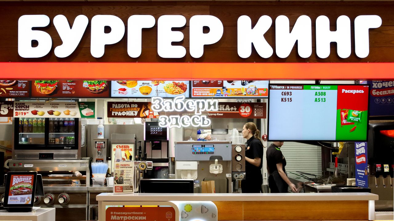 Новые вывески и отечественное такси: какие изменения ждут россиян, в том числе прикамцев, в 2026 году