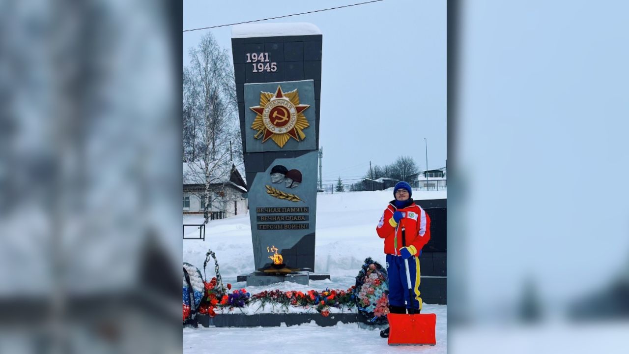 Отряд Егора Юдина приводил в порядок памятники и монументы. Фото персоны