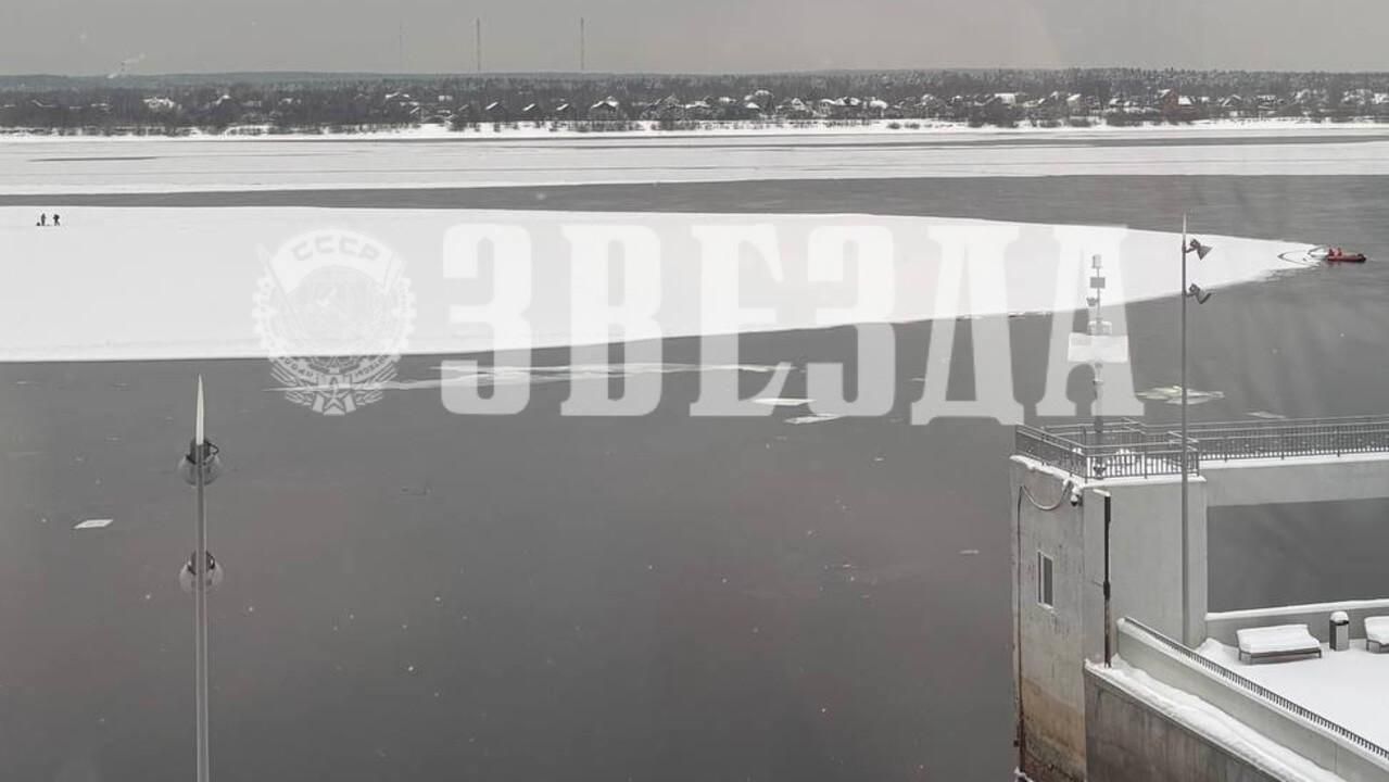 В Перми рыбаков сняли с отколовшейся льдины на Каме 