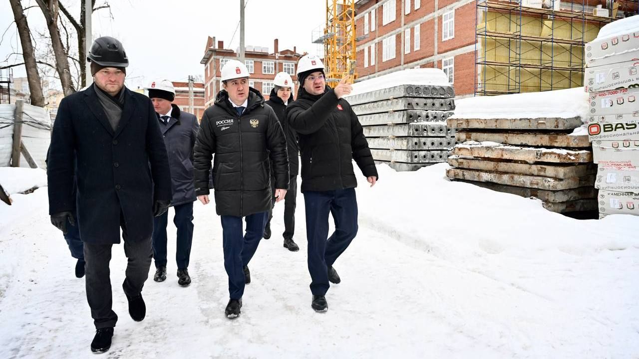 ​Губернатор Прикамья проверил ход строительства школы №146 в Перми