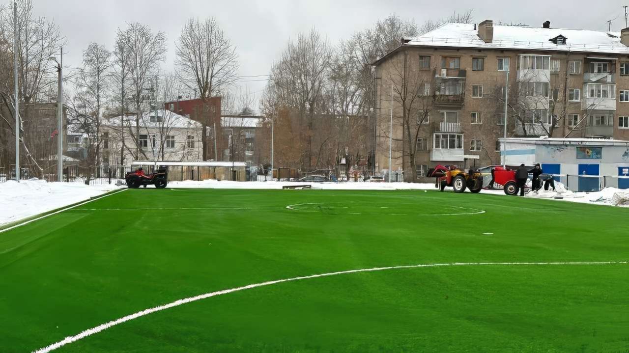 В Перми завершается строительство межшкольного стадиона лицея №5