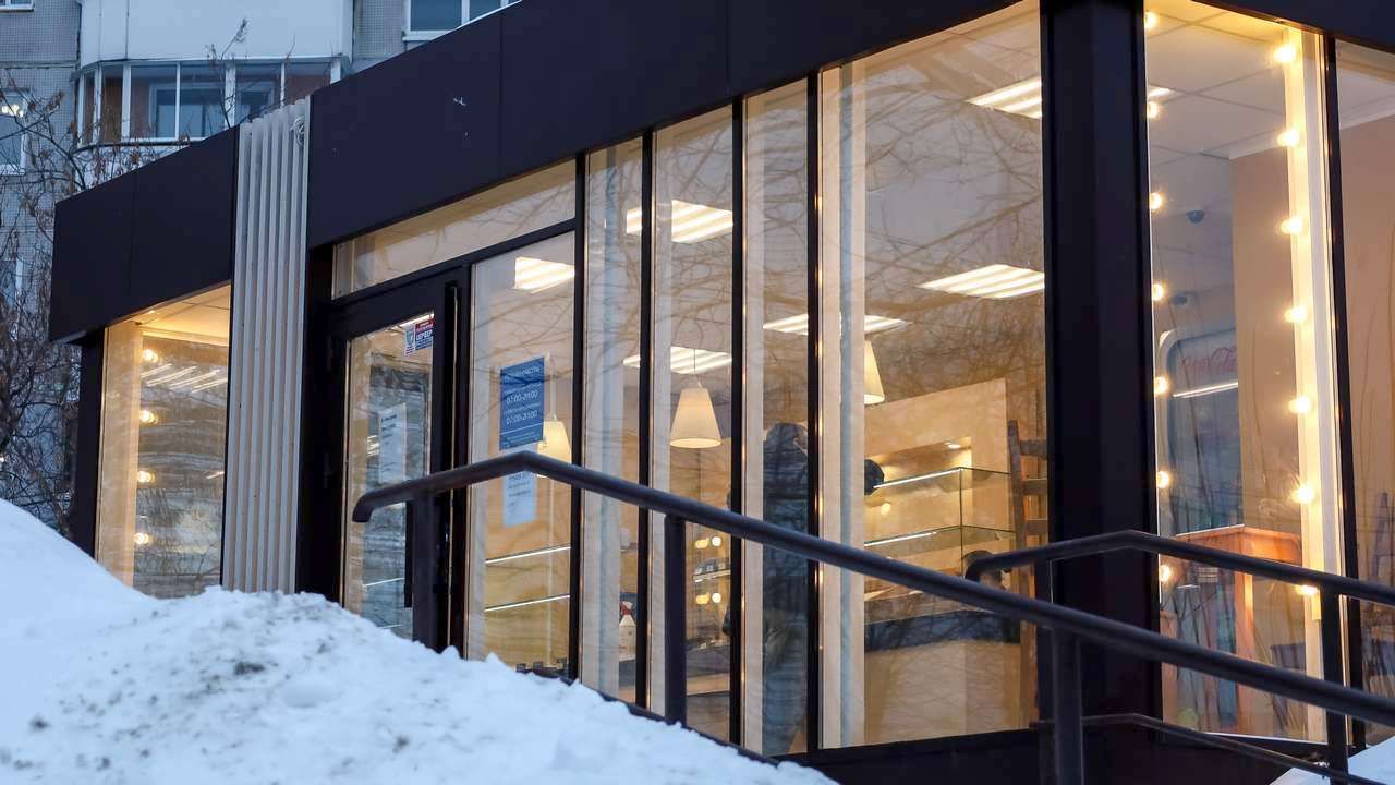 286 нестационарных торговых объектов проверены за месяц в Перми 