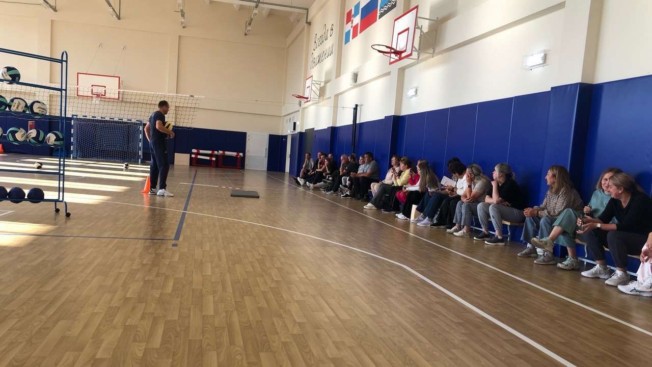 Тридцать учителей физкультуры из Чернушки повысили свои навыки игры в волейбол
