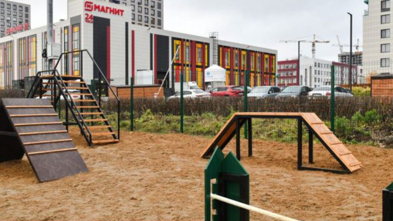 ​В Мотовилихинском районе Перми открылись новые современные площадки для выгула собак