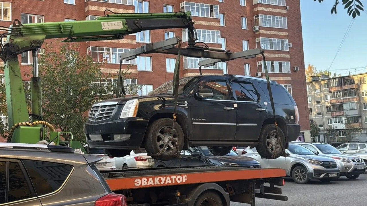 Судебные приставы арестовали автомобили пермяков, задолжавших за отопление и горячую воду
