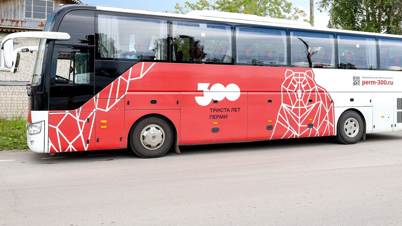 Знакомый голос: аудиогид в пермском экскурсионном автобусе озвучил известный журналист Вячеслав Дегтярников