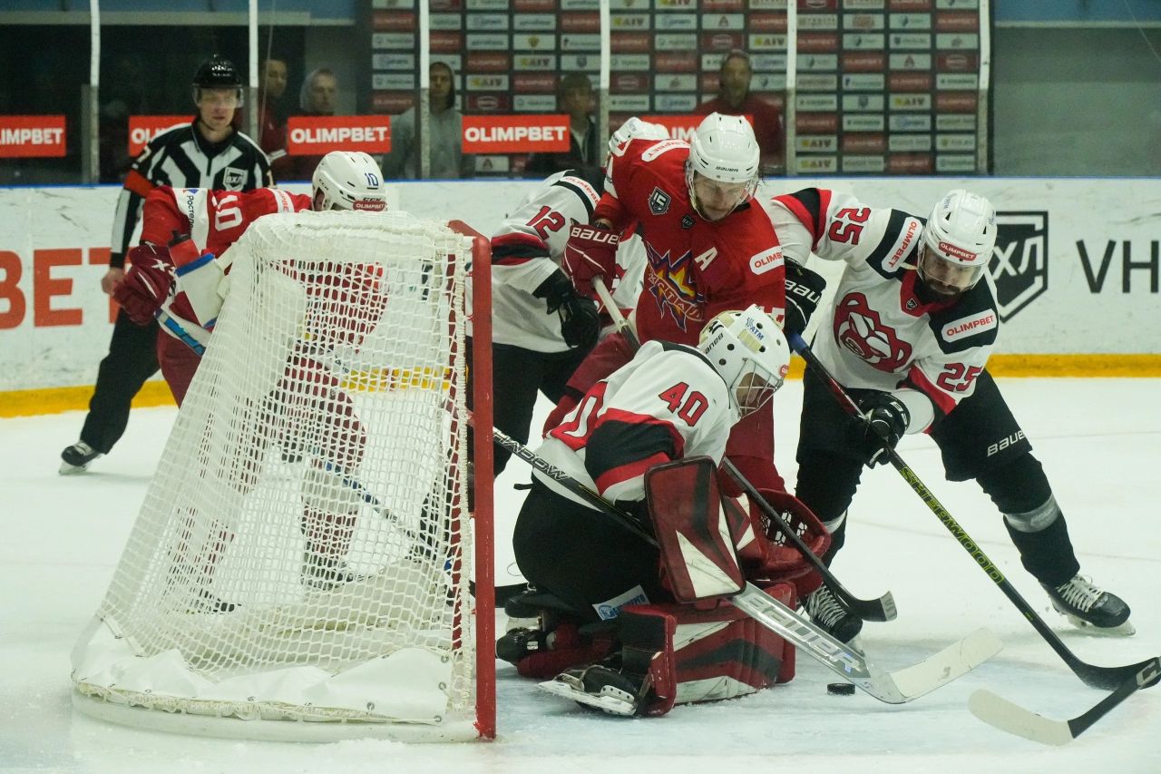 Победа в двух матчах – за пермским «Молотом». Фото: ХК «Ижсталь»