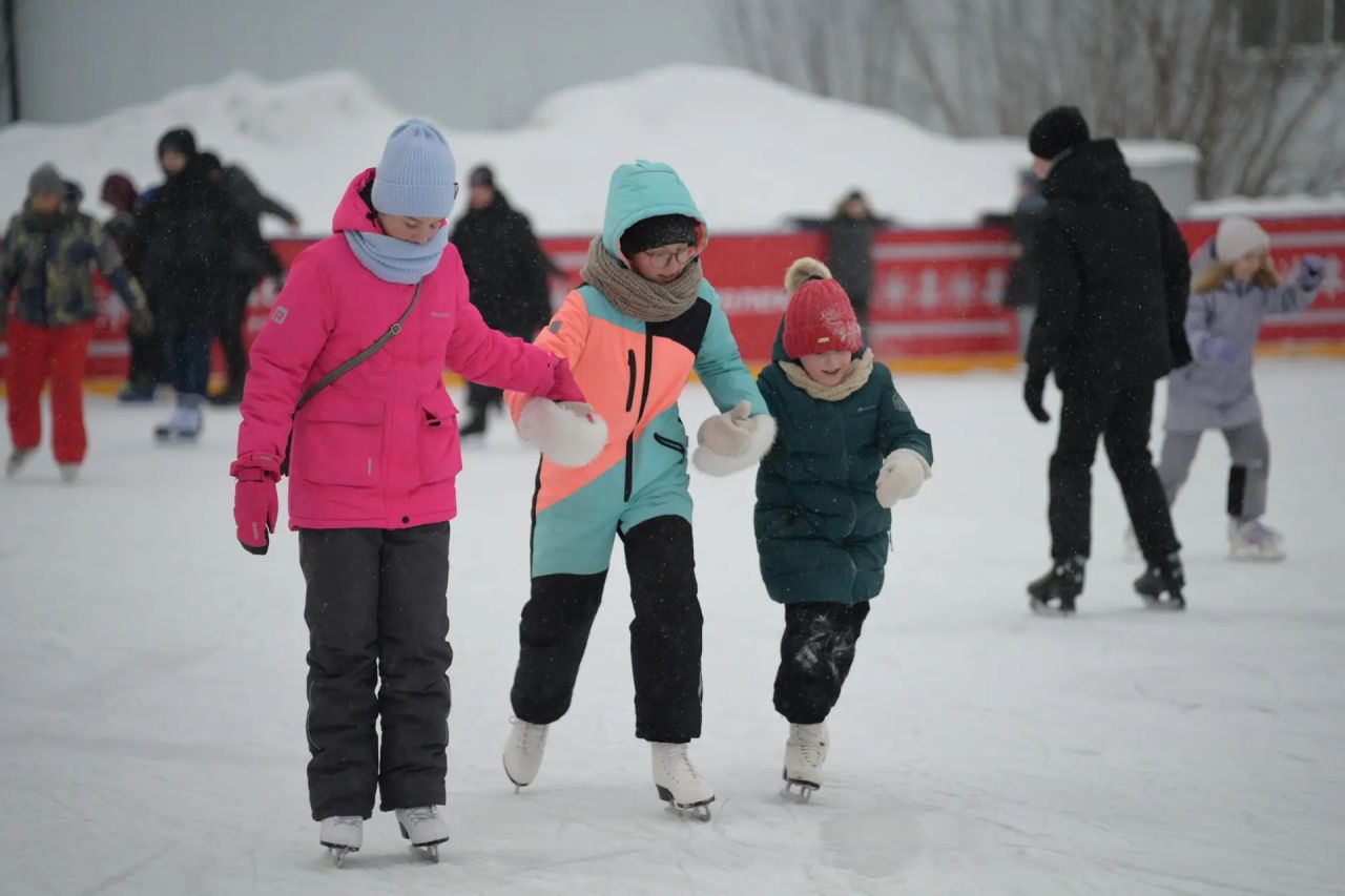 Юные пермяки смогут бесплатно научиться азам фигурного катания на «Экспо-катке» 