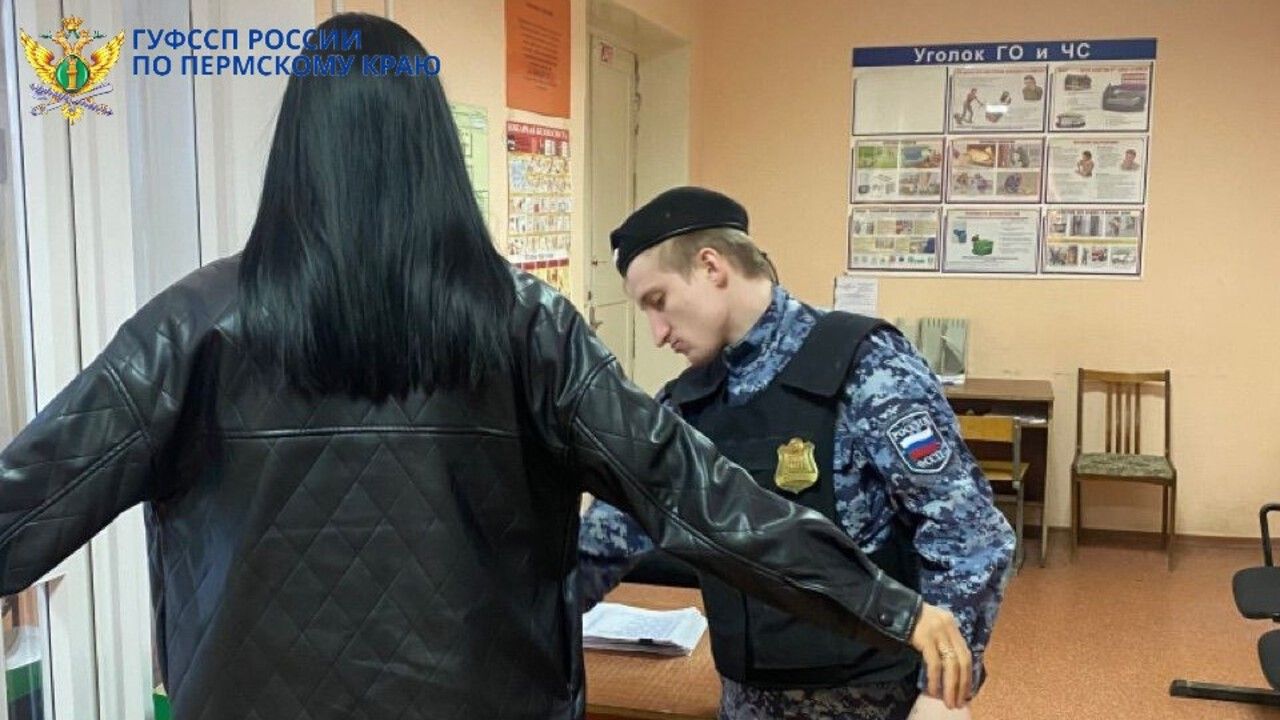 ​Попытка пронести ножницы в суд обернулась штрафом для жительницы Прикамья