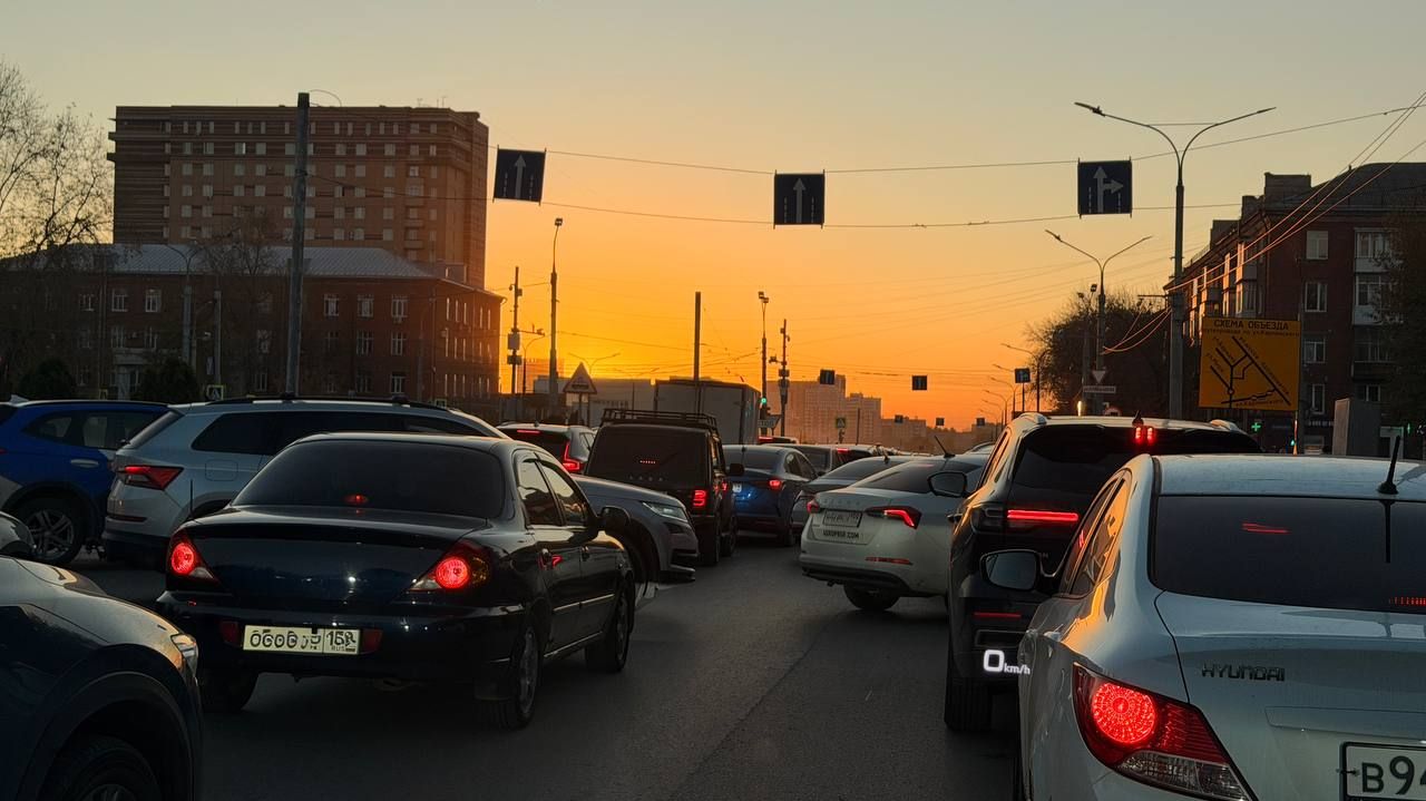 Автомобильные пробки причиняют ущерб пермякам в 12 миллиардов рублей ежегодно