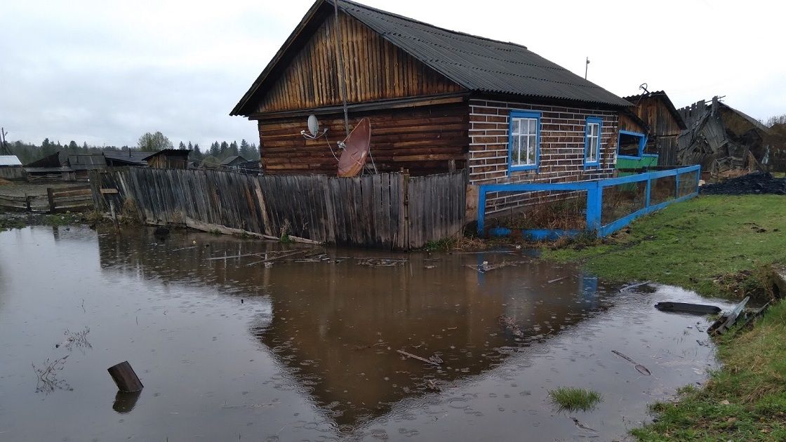 Жителей Пермского края предупредили о возможном затоплении дорог и домов 