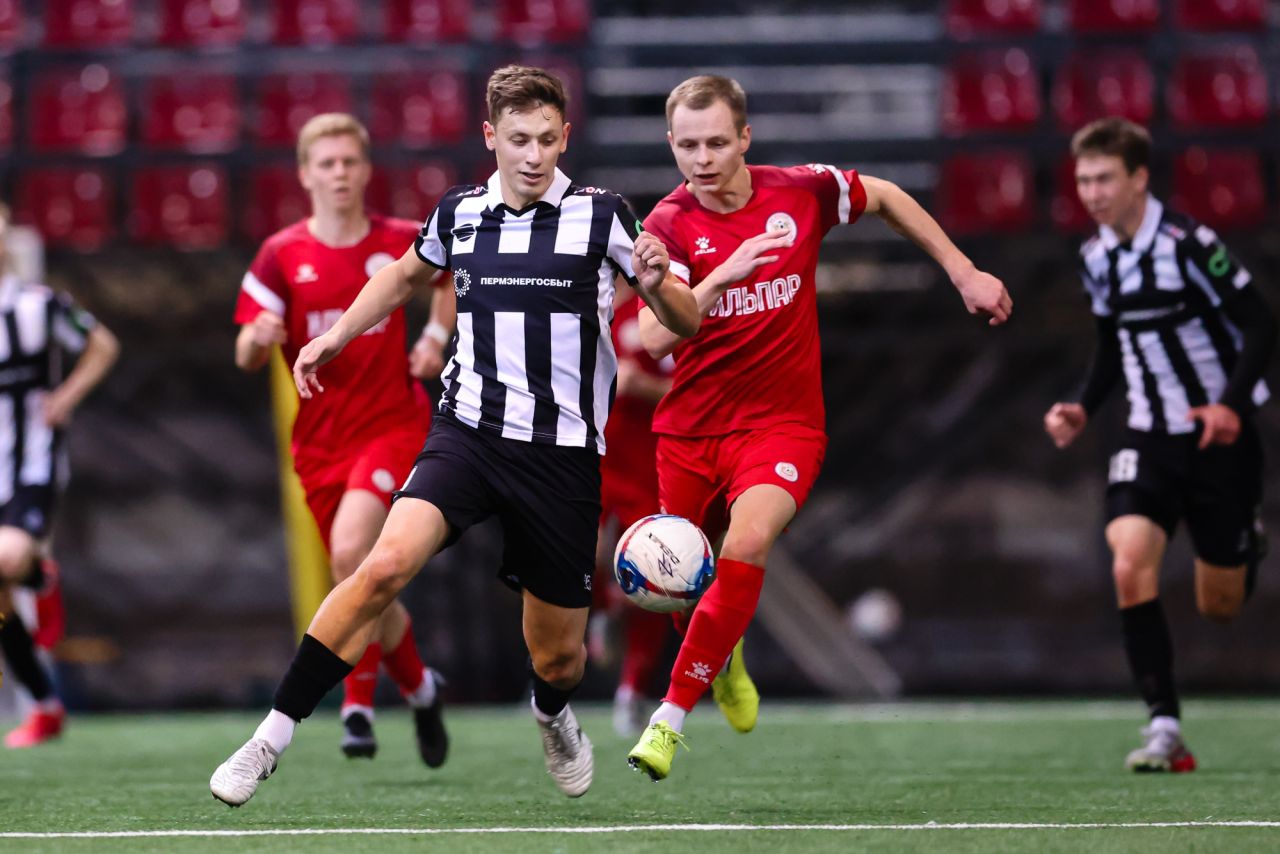 В первом контрольном матче «красно-чёрные» встречались с ильинским «Ильпаром» - чемпионом третьей лиги в зоне «Урал и Западная Сибирь». Фото: ФК «Амкар Пермь»