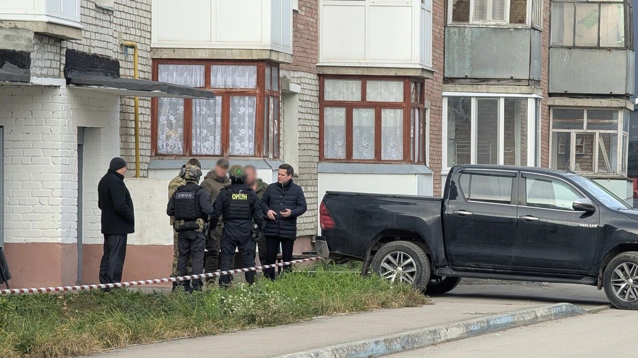 В Соликамске обломок беспилотника повредил окно в многоквартирном доме