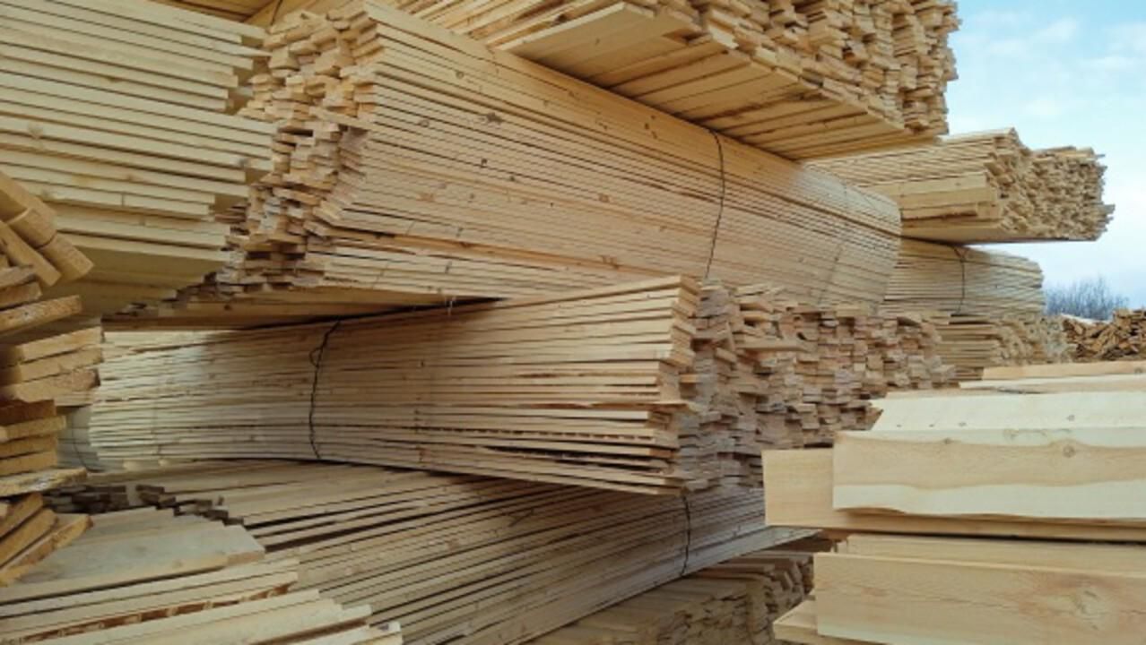 ​Из Пермского края в другие регионы РФ экспортировали почти 130 тысяч кубометров лесоматериалов