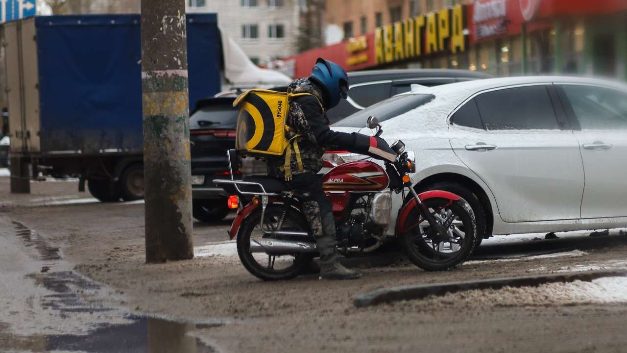 ​В Прикамье вырос спрос на курьеров. Увеличились и предлагаемые им зарплаты