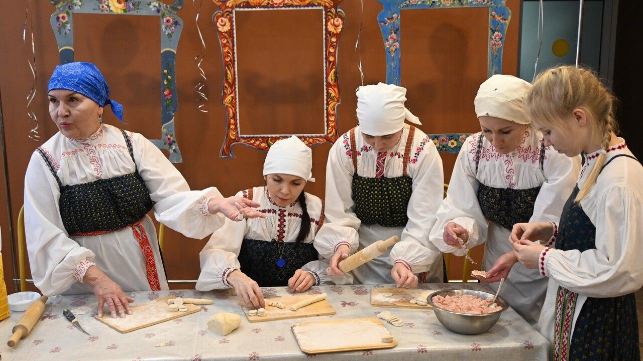 Что такое святки и почему они связаны с лепкой пельменей?