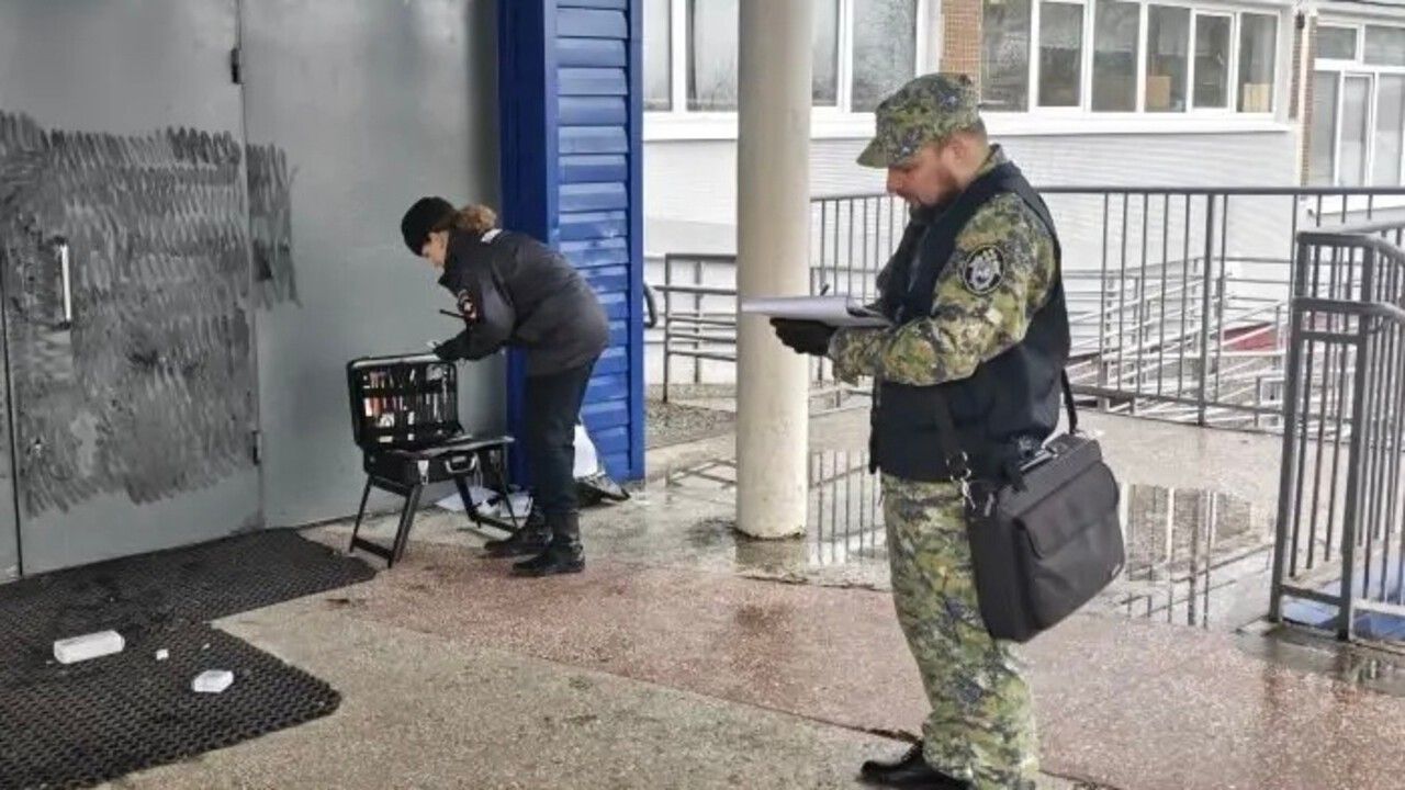 ​Учительница, раненная школьником в Добрянке, скончалась