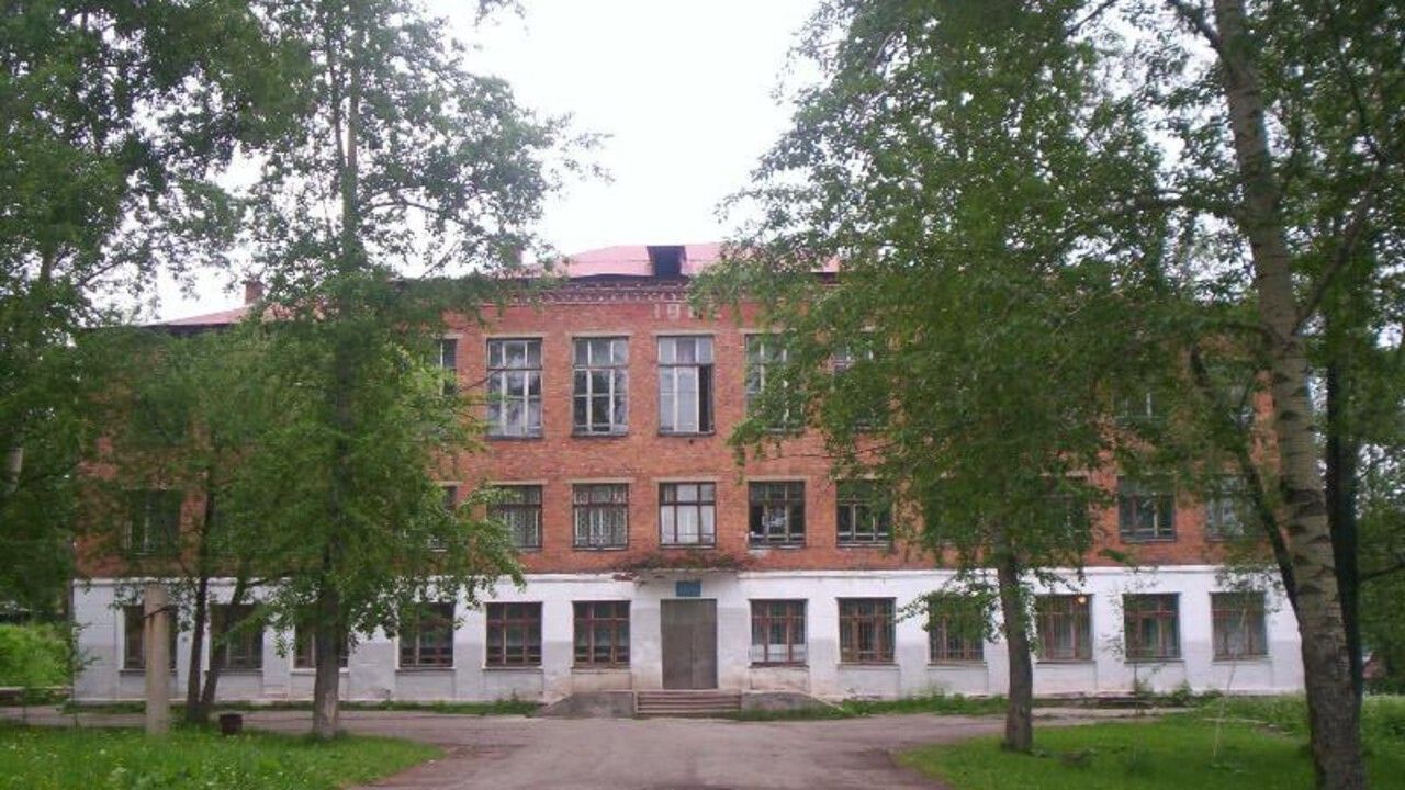 В школе Александровска учитель оперативно помог раненому школьнику