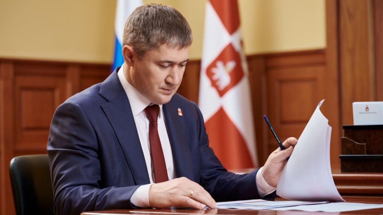 ​Дмитрий Махонин признался, что на Новый год неизменно возвращается в дом детства